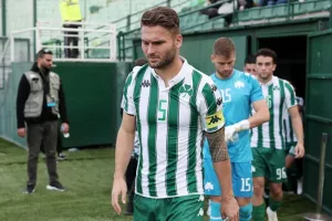 Συναγερμός με Σένκεφελντ: Αποχώρησε  από το ματς του Παναθηναϊκού Β’
