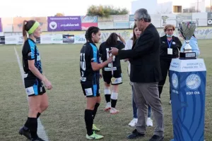 Στις Apollon Ladies το Super Cup! (φώτος)