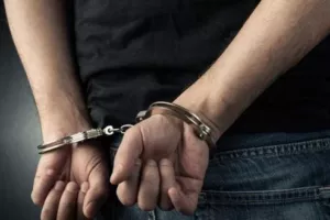 Συνελήφθη στο εξωτερικό για 100 κιλά κάνναβης