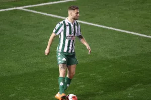 Δίλημμα για Σένκεφελντ - Δεν αλλάζει το 4-3-3