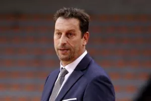 Οι μεγάλες ατάκες του Ντίνου Καλαμπάκου 