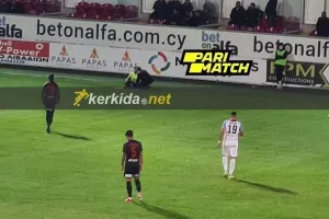 Ολιγόλεπτη διακοπή για τραυματισμό του βοηθού