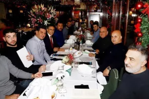 Δείπνο σε ΜΜΕ και... Πρέσβη! (Φώτος)