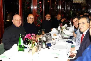 Δείπνο σε ΜΜΕ και... Πρέσβη! (Φώτος)