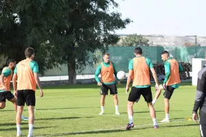 Φωτορεπορτάζ από την πρωινή της ΑΕΚ