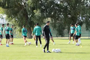 Φωτορεπορτάζ από την πρωινή της ΑΕΚ