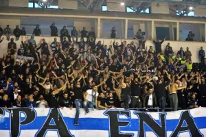 Συλλογή τροφίμων και παιχνιδιών