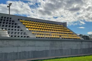 «Ντύνεται» στα «κιτρινόμαυρα» το νέο γήπεδο της ΑΕΚ στα Σπάτα