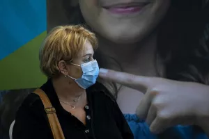 Το Ισραήλ βάζει φρένο στην 4η δόση εμβολίου