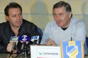 (Πρόταση) Από το ΑΠΟΕΛ... ξανά στους πάγκους!