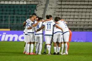 Τρίτο «διπλό» και… τρίτος ο ΠΑΣ 