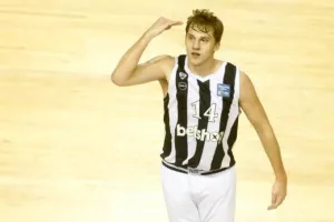 «Φανταστική εμπειρία να παίζεις για τον ΠΑΟΚ και τον κόσμο του»