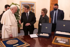 Λευκαρίτικα/ΠΑΠΑΣ 