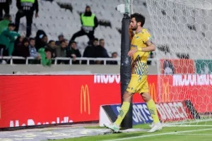 ΑΠΟΕΛ - Ομόνοια: Το καταπληκτικό "αιώνιο" βάφτηκε γαλαζοκίτρινο! (φώτος)