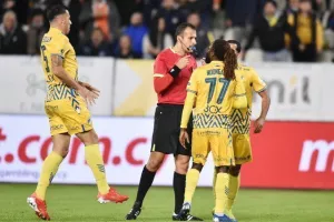 Ολυμπιακός-ΑΠΟΕΛ: Φινάλε... θρίλερ και μοιρασιά! (φώτος)