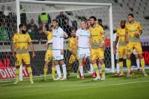 ΑΠΟΕΛ - Ομόνοια: Το καταπληκτικό "αιώνιο" βάφτηκε γαλαζοκίτρινο! (φώτος)