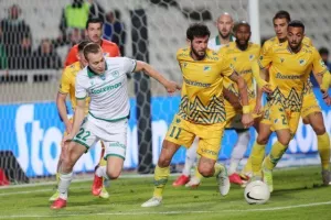 ΑΠΟΕΛ - Ομόνοια: Το καταπληκτικό "αιώνιο" βάφτηκε γαλαζοκίτρινο! (φώτος)