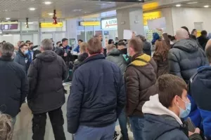 Eφτασε το 2ο αεροπλάνο των "Μαχητών", τους περίμεναν οι Σέρβοι! (βίντεο)