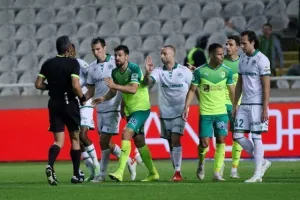 Ομόνοια-ΑΕΚ: "Έσπασαν καρδιές" και το... μοίρασαν στο ΓΣΠ (φώτος)