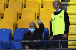 ΦΩΤΟΣ/Ο κόσμος ΑΕΛ-Ομόνοιας στο Τσίρειο