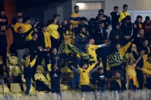 ΦΩΤΟΣ/Ο κόσμος ΑΕΛ-Ομόνοιας στο Τσίρειο