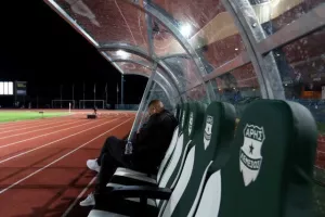 Άρης - ΠΑΕΕΚ: Χαμόγελα από τη μια, χαμένο έδαφος από την άλλη...