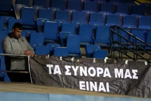 Άρης - ΠΑΕΕΚ: Χαμόγελα από τη μια, χαμένο έδαφος από την άλλη...