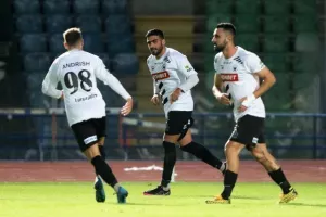 Άρης - ΠΑΕΕΚ: Χαμόγελα από τη μια, χαμένο έδαφος από την άλλη...