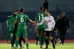 Άρης - ΠΑΕΕΚ: Χαμόγελα από τη μια, χαμένο έδαφος από την άλλη...