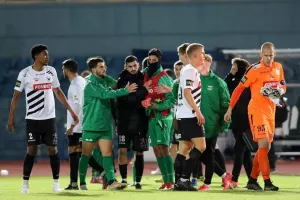 Άρης - ΠΑΕΕΚ: Χαμόγελα από τη μια, χαμένο έδαφος από την άλλη...
