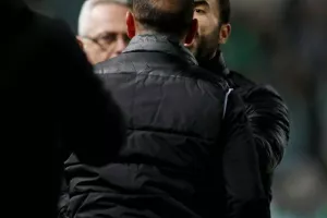 Ομόνοια-ΑΕΚ: "Έσπασαν καρδιές" και το... μοίρασαν στο ΓΣΠ (φώτος)