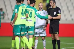 Ομόνοια-ΑΕΚ: "Έσπασαν καρδιές" και το... μοίρασαν στο ΓΣΠ (φώτος)