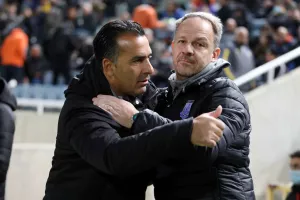 Από έναν, στο δεύτερο