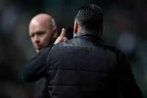 ΑΠΟΕΛ - Ομόνοια: Το καταπληκτικό "αιώνιο" βάφτηκε γαλαζοκίτρινο! (φώτος)
