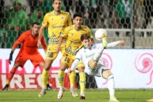 ΑΠΟΕΛ - Ομόνοια: Το καταπληκτικό "αιώνιο" βάφτηκε γαλαζοκίτρινο! (φώτος)