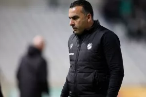 ΑΠΟΕΛ - Ομόνοια: Το καταπληκτικό "αιώνιο" βάφτηκε γαλαζοκίτρινο! (φώτος)