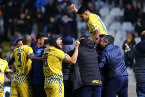 ΓΚΟΛ για το ΑΠΟΕΛ με συμμετοχή από... πάγκο
