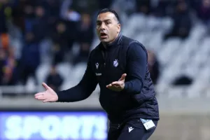 ΑΠΟΕΛ - Ομόνοια: Το καταπληκτικό "αιώνιο" βάφτηκε γαλαζοκίτρινο! (φώτος)