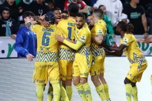 ΑΠΟΕΛ - Ομόνοια: Το καταπληκτικό "αιώνιο" βάφτηκε γαλαζοκίτρινο! (φώτος)