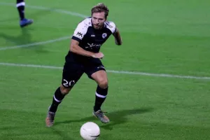Εθνικός-Απόλλωνας: Το "ξεκλείδωσε" ο Ουέλινγκτον και τον έστειλε ξανά στην κορυφή! (φώτος)