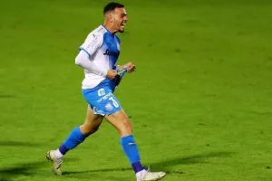Εθνικός-Απόλλωνας: Το "ξεκλείδωσε" ο Ουέλινγκτον και τον έστειλε ξανά στην κορυφή! (φώτος)