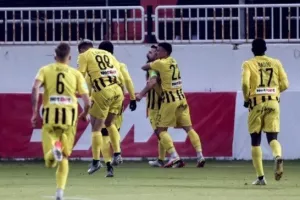 Επιβλητικά στους «8»!