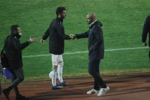 Συνεχάρη τον καθένα ξεχωριστά ο Μπαντία/Φώτος kerkida.net