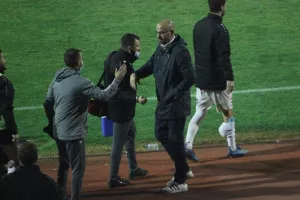 Συνεχάρη τον καθένα ξεχωριστά ο Μπαντία/Φώτος kerkida.net