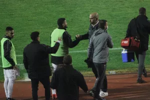 Συνεχάρη τον καθένα ξεχωριστά ο Μπαντία/Φώτος kerkida.net