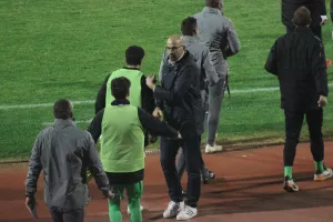 Συνεχάρη τον καθένα ξεχωριστά ο Μπαντία/Φώτος kerkida.net