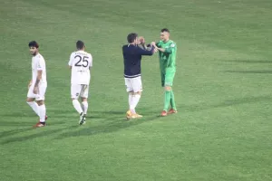Συνεχάρη τον καθένα ξεχωριστά ο Μπαντία/Φώτος kerkida.net