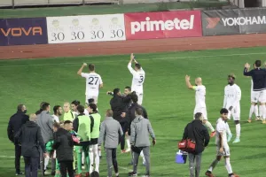Συνεχάρη τον καθένα ξεχωριστά ο Μπαντία/Φώτος kerkida.net