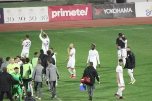 Συνεχάρη τον καθένα ξεχωριστά ο Μπαντία/Φώτος kerkida.net