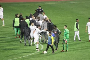 Συνεχάρη τον καθένα ξεχωριστά ο Μπαντία/Φώτος kerkida.net